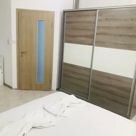 Apartment Ps / Suncoast Sveti Vlas