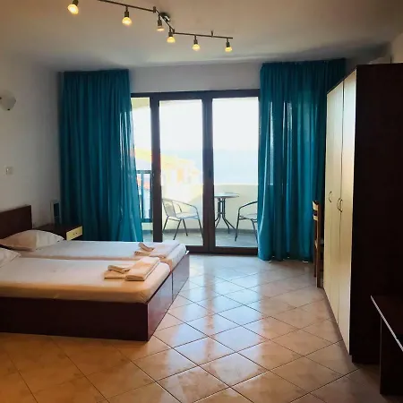 Apartment Ps / Suncoast Sveti Vlas