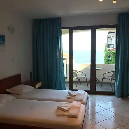 Apartment Ps / Suncoast Sveti Vlas